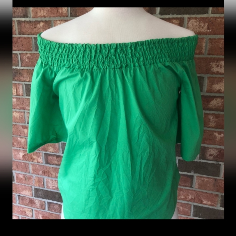 🆕 NY&Co | Kelly Green Bell Sleeve Off Shoulder Smocked Top Womens Size Medium
